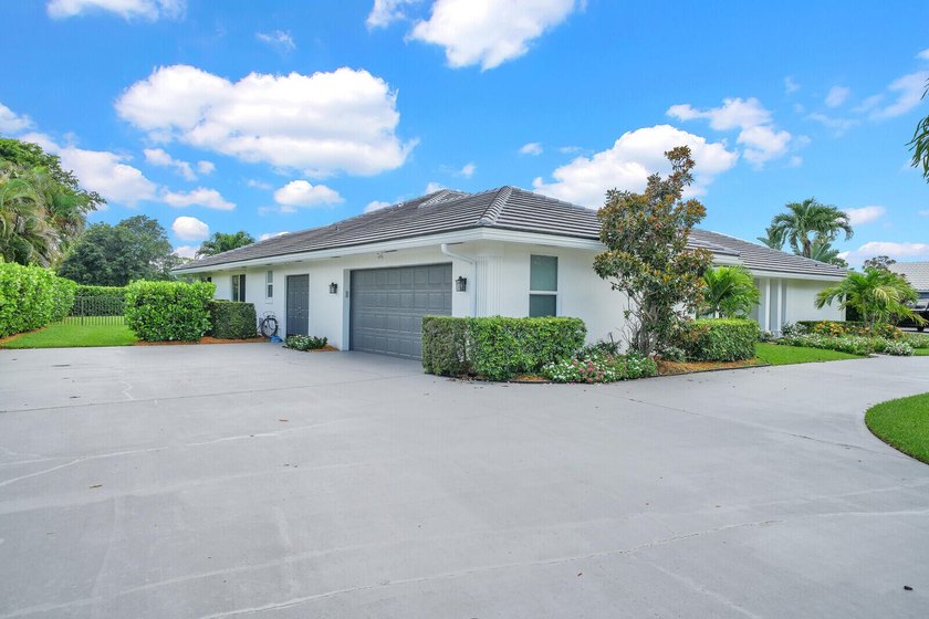 Welcome to this beautifully maintained golf course residence in - photo 35