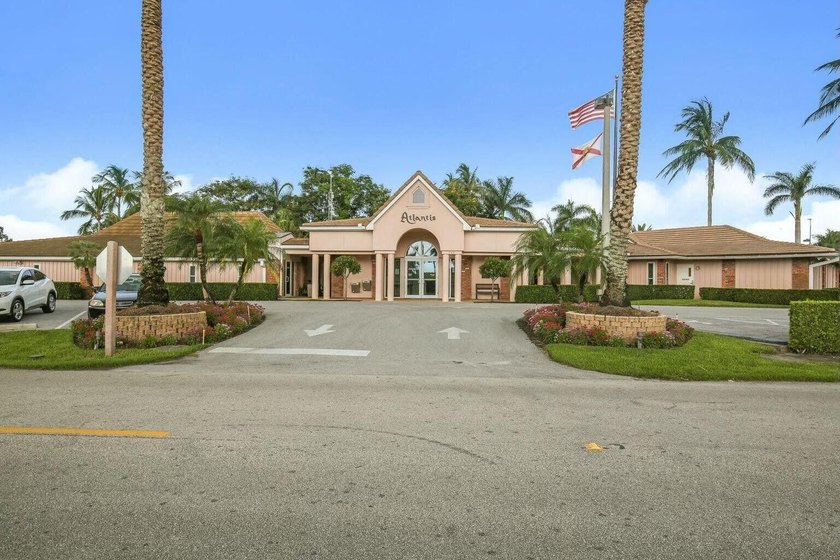Welcome to this beautifully maintained golf course residence in - photo 39