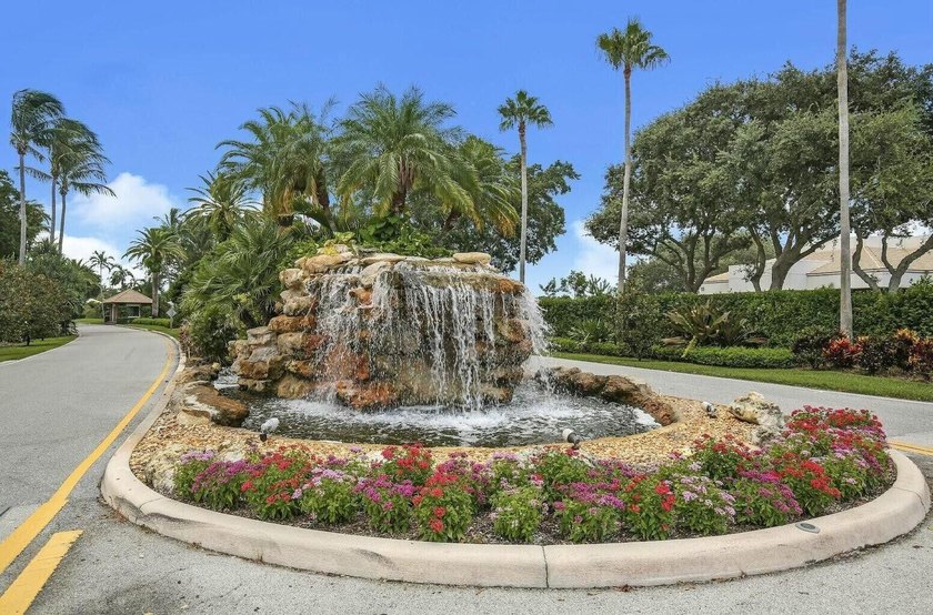 Welcome to this beautifully maintained golf course residence in - photo 40