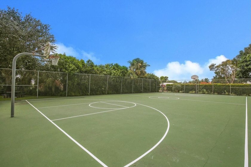 Welcome to this beautifully maintained golf course residence in - photo 41