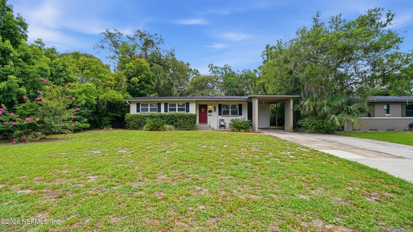 Welcome to this beautifully renovated 4-bedroom, 3-bathroom - photo 47