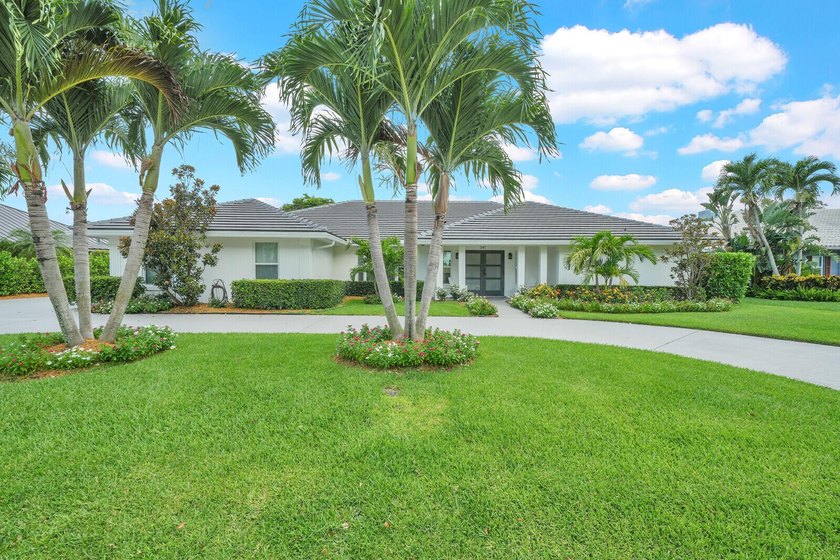 Welcome to this beautifully maintained golf course residence in - photo 47