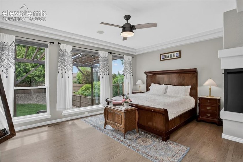 This mature 0.28-acre Pine Creek property offers a thoughtfully - photo 9