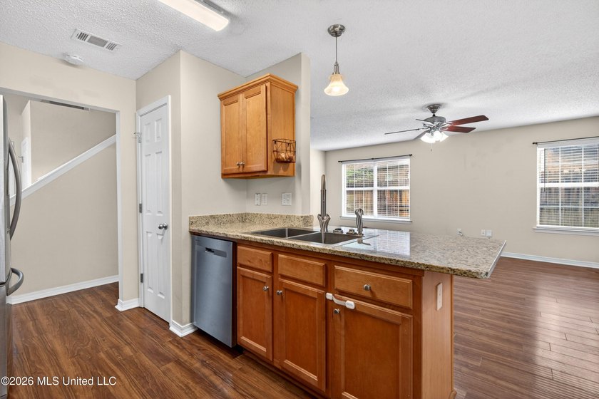 Motivated sellers! This move-in ready property features a new - photo 15
