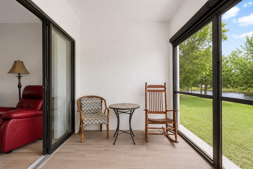 Beautifully renovated lakefront corner first-floor condo - photo 22