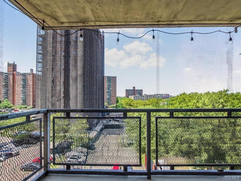 Great Opportunity to own this gorgeous 2 Bedroom 1 Bath co op - photo 13