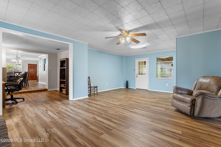 Welcome home to this beautifully maintained one-owner home in - photo 18