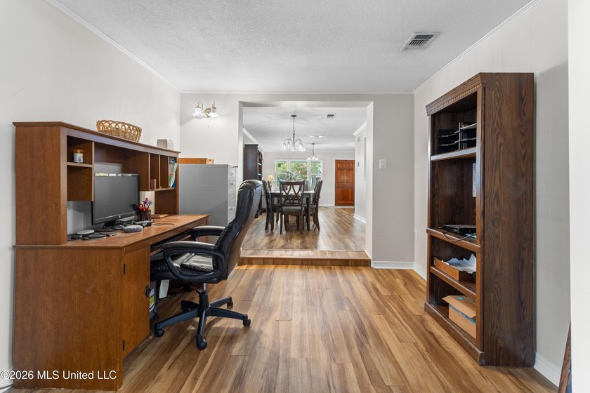 Welcome home to this beautifully maintained one-owner home in - photo 24