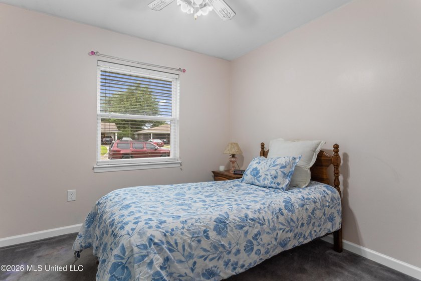 Welcome home to this beautifully maintained one-owner home in - photo 28