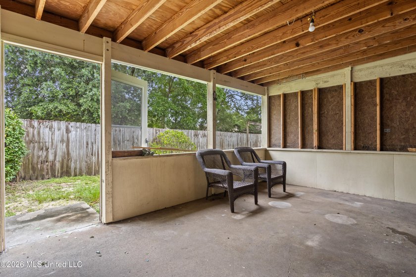 Welcome home to this beautifully maintained one-owner home in - photo 31