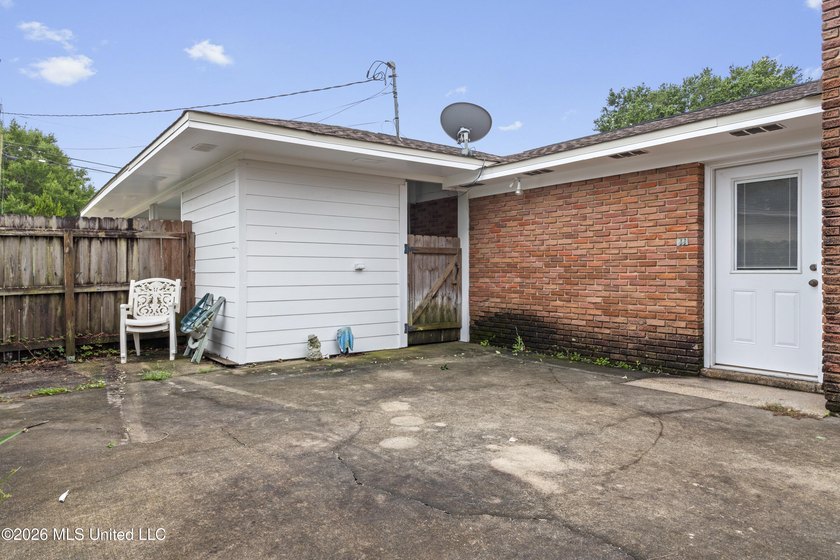 Welcome home to this beautifully maintained one-owner home in - photo 34