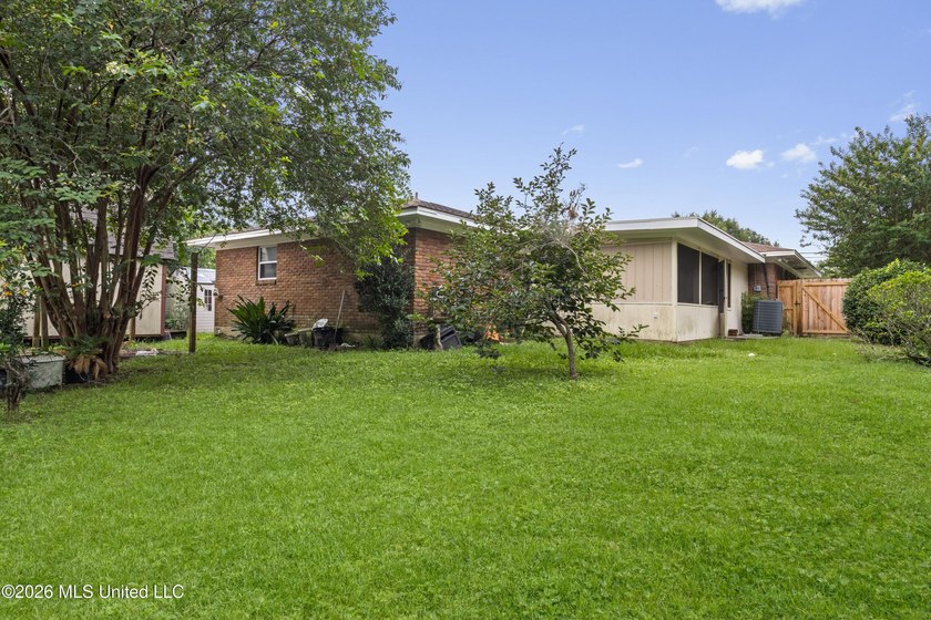 Welcome home to this beautifully maintained one-owner home in - photo 36