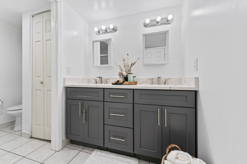 Beautifully Updated 2-Bedroom, 2-Bath Townhouse with Spacious - photo 23