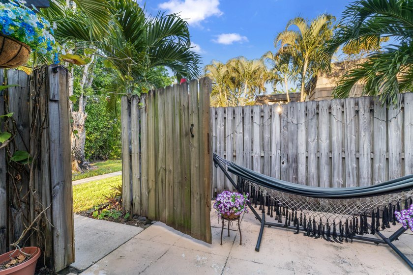 Beautifully Updated 2-Bedroom, 2-Bath Townhouse with Spacious - photo 31