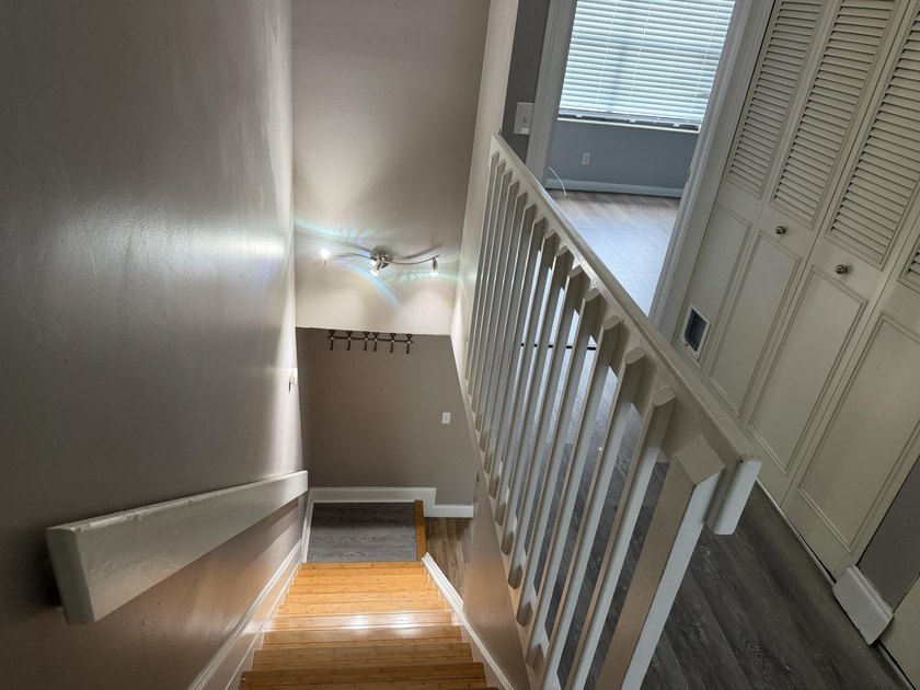 beatifull townhouse 2 bedrooms 2 bathrooms 1 half bathroom - photo 16