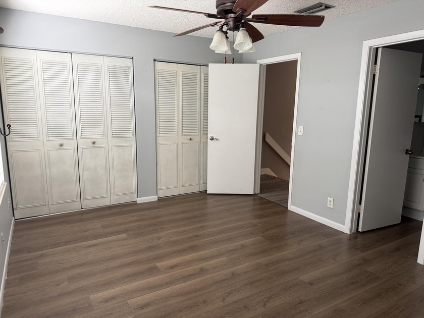 beatifull townhouse 2 bedrooms 2 bathrooms 1 half bathroom - photo 17