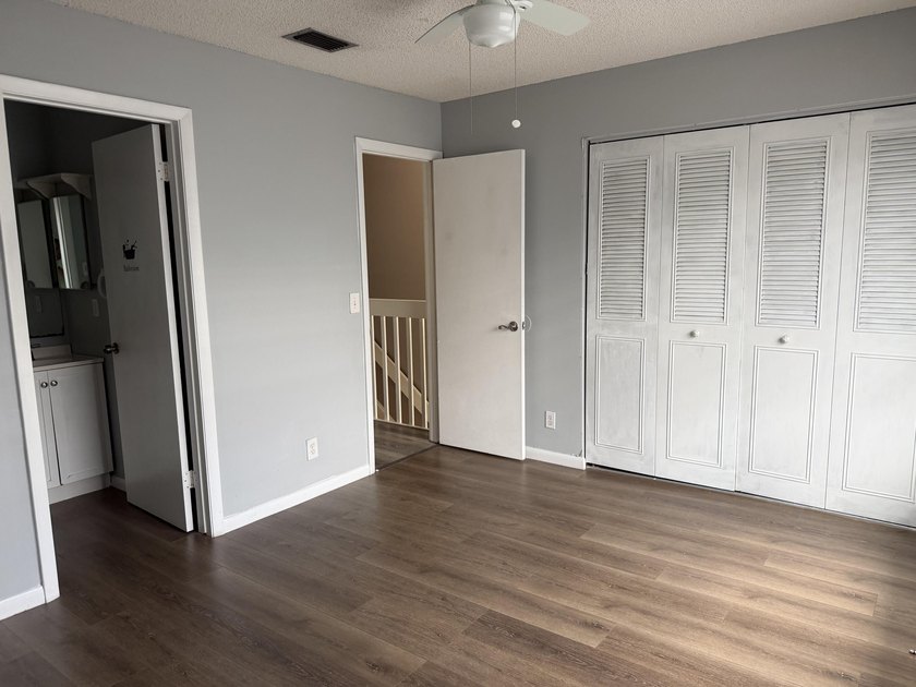 beatifull townhouse 2 bedrooms 2 bathrooms 1 half bathroom - photo 22