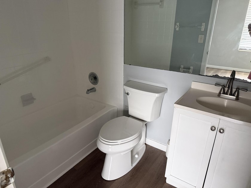beatifull townhouse 2 bedrooms 2 bathrooms 1 half bathroom - photo 24