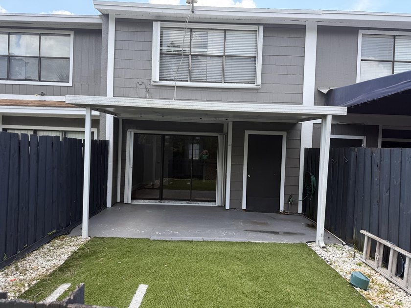 beatifull townhouse 2 bedrooms 2 bathrooms 1 half bathroom - photo 25