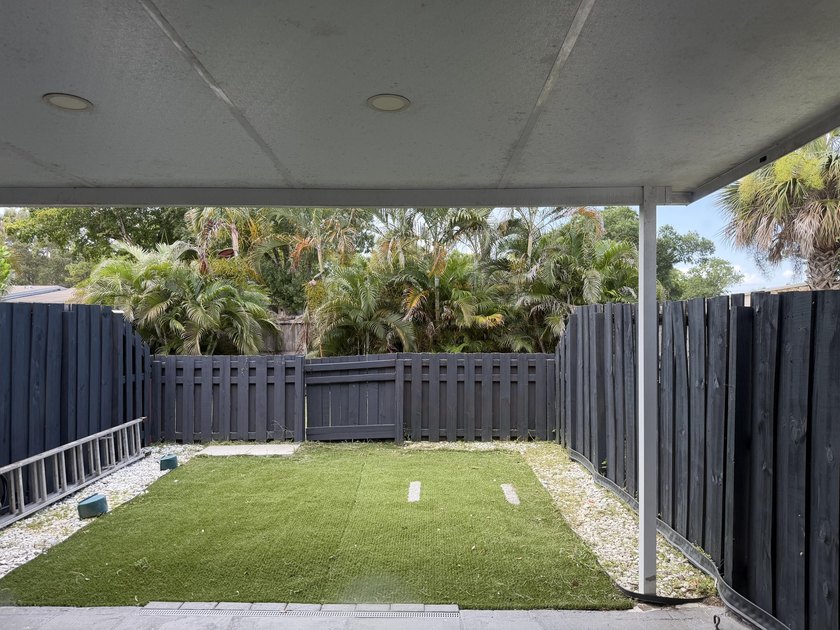 beatifull townhouse 2 bedrooms 2 bathrooms 1 half bathroom - photo 26