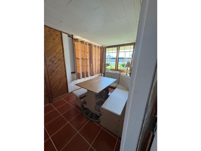 This 3/2 SWGA home is centrally located 10 miles south of - photo 26