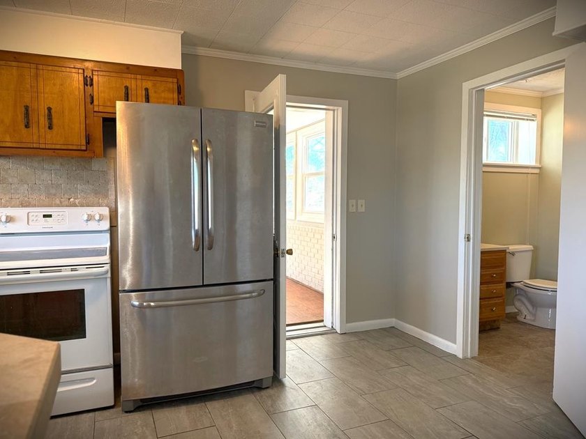 Tucked away on 5 fully fenced acres, this unique 3-bed, 2-bath - photo 50