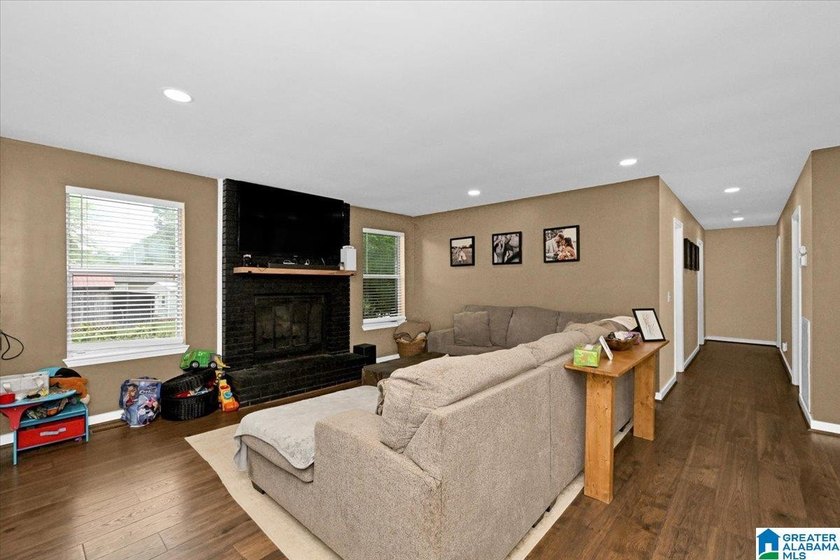 Welcome home! Completely renovated and updated within the last 2 - photo 3