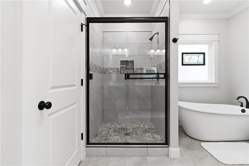 Beautifully appointed, move-in ready home in the heart of Bella - photo 13