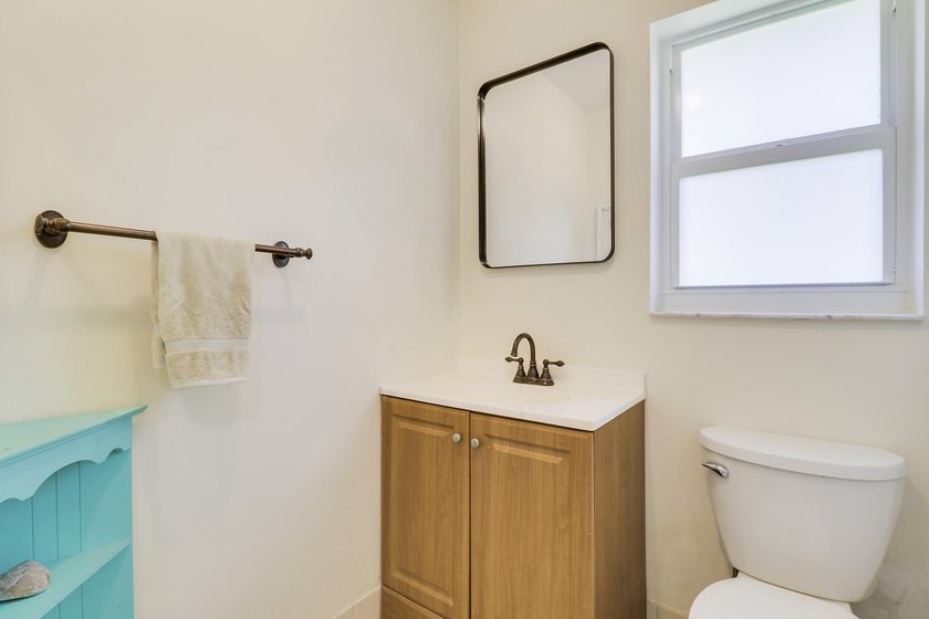 Welcome to this charming 3-bedroom, 2-bathroom villa situated in - photo 16