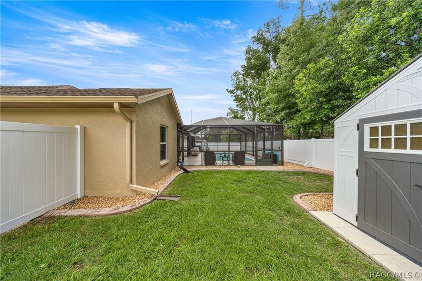 THIS HOME HAS IT ALL! Beautiful custom-built pool home in - photo 28
