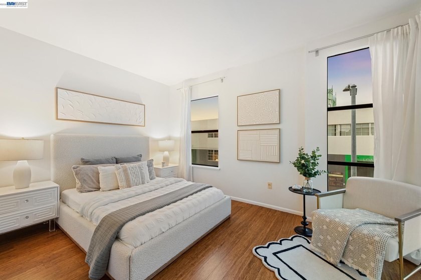 Welcome to this fabulous 2+BD/2.5BA townhouse-style loft corner - photo 31