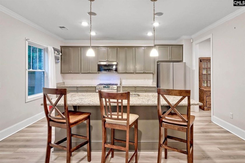 Welcome to this stunning, turn-key residence in Northeast - photo 11
