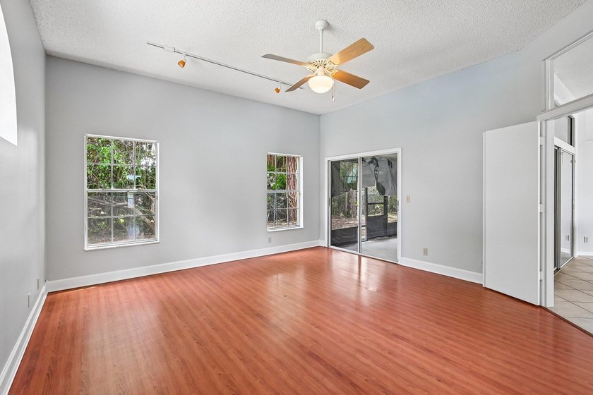 Tucked away in a private setting, this charming 3-bedroom - photo 12