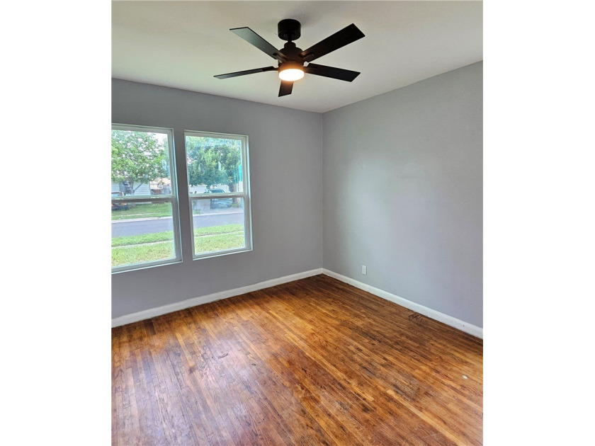 Renovated 2-bedroom, 1-bath home with a 1-car garage with brand - photo 14