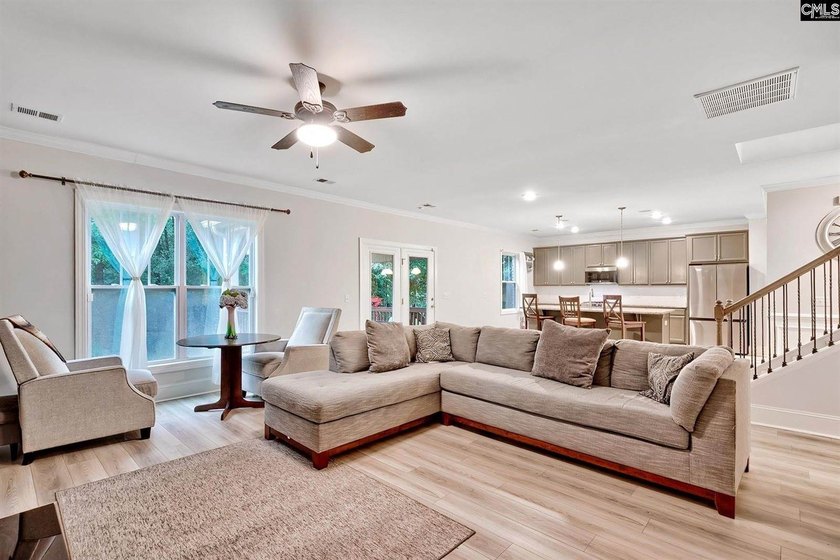 Welcome to this stunning, turn-key residence in Northeast - photo 14
