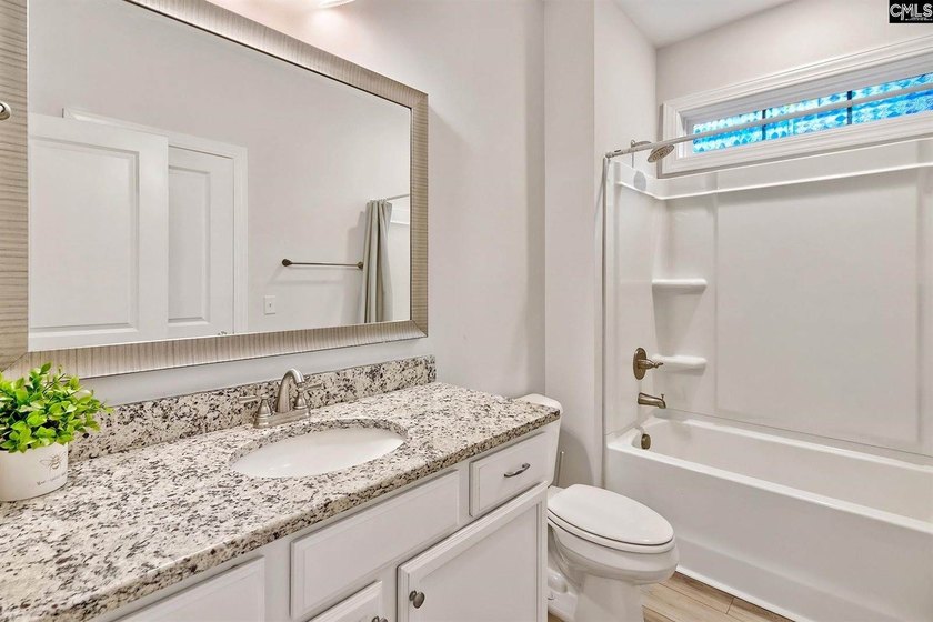 Welcome to this stunning, turn-key residence in Northeast - photo 20