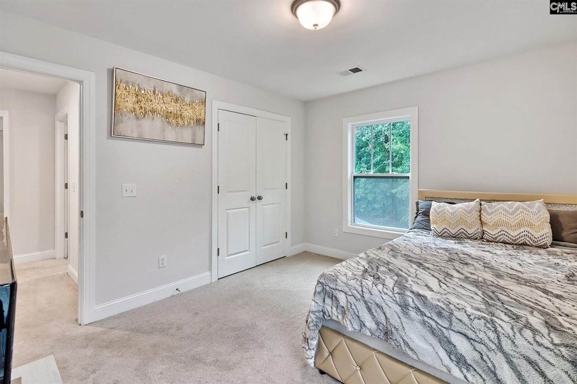 Welcome to this stunning, turn-key residence in Northeast - photo 28
