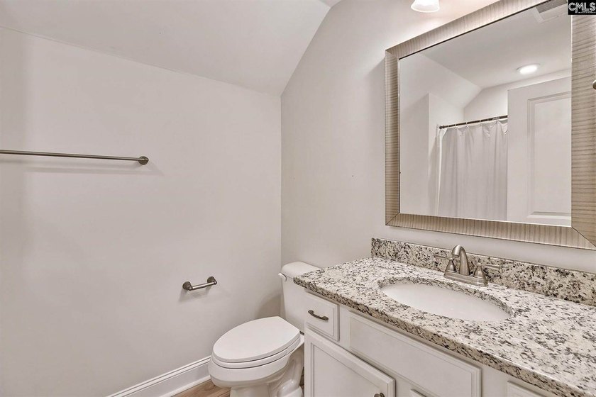 Welcome to this stunning, turn-key residence in Northeast - photo 29