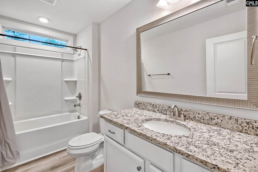 Welcome to this stunning, turn-key residence in Northeast - photo 32