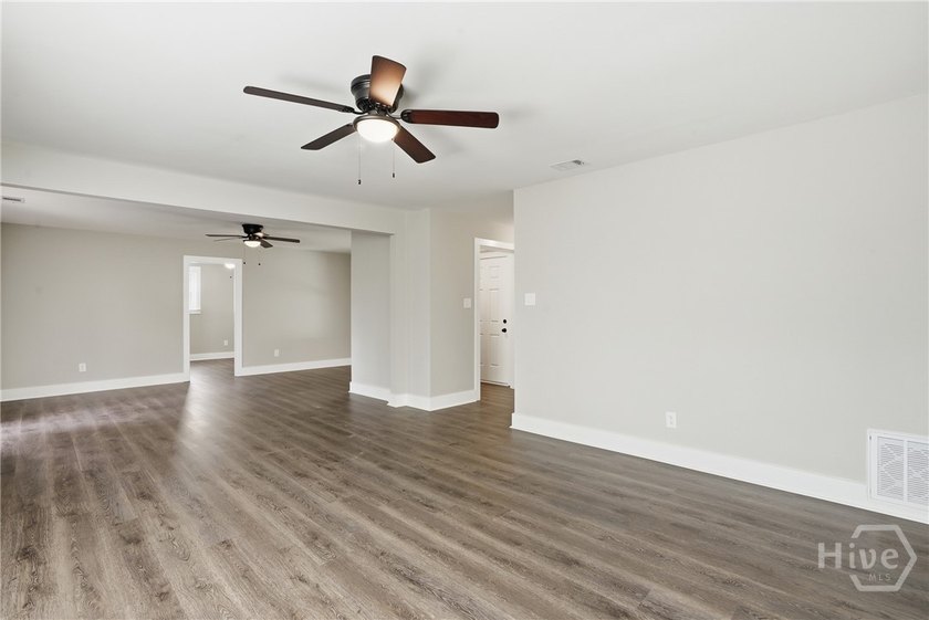 Beautifully renovated and move-in ready, this 4 bedroom, 3 - photo 8