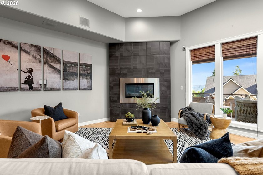 A stunning Custom Ranch Home with unobstructed Mt. Hood &amp; - photo 11