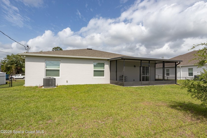 Just reduced - Your Dream Home Awaits in Bayside Lakes!This - photo 24