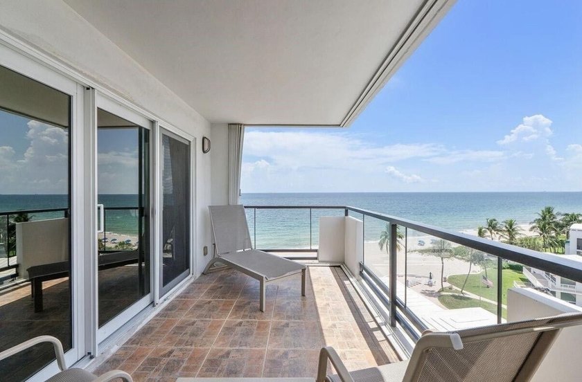 Welcome to this spacious one-bedroom, one-and-a-half-bath - photo 11