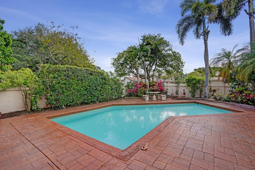 This is a 3 bedroom 2 bath renovated home in the gated community - photo 43
