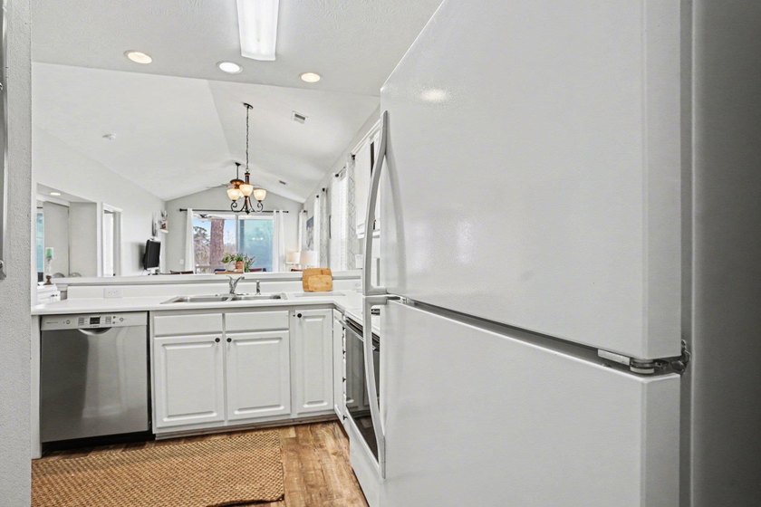 Enjoy comfortable coastal living in this charming two-bedroom - photo 11