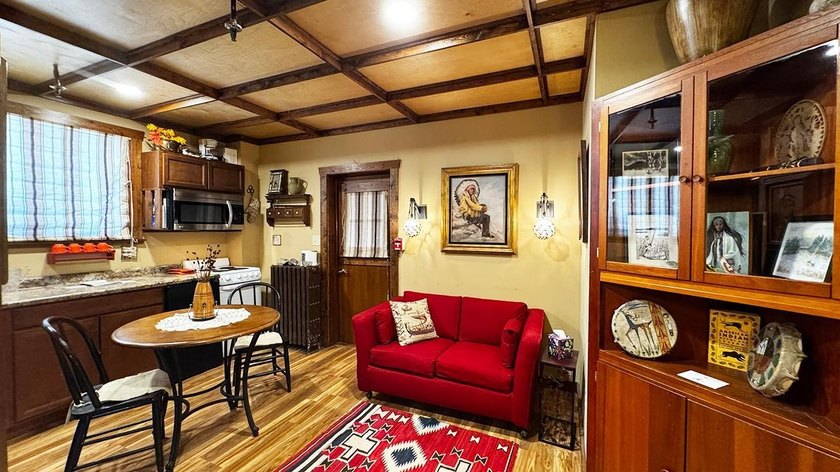 OPEN HOUSE: Click link for 3D Virtual Tour. Retreat To Renowned - photo 11