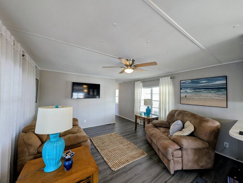 Welcome to your worry-free Florida retreat! This beautifully - photo 7