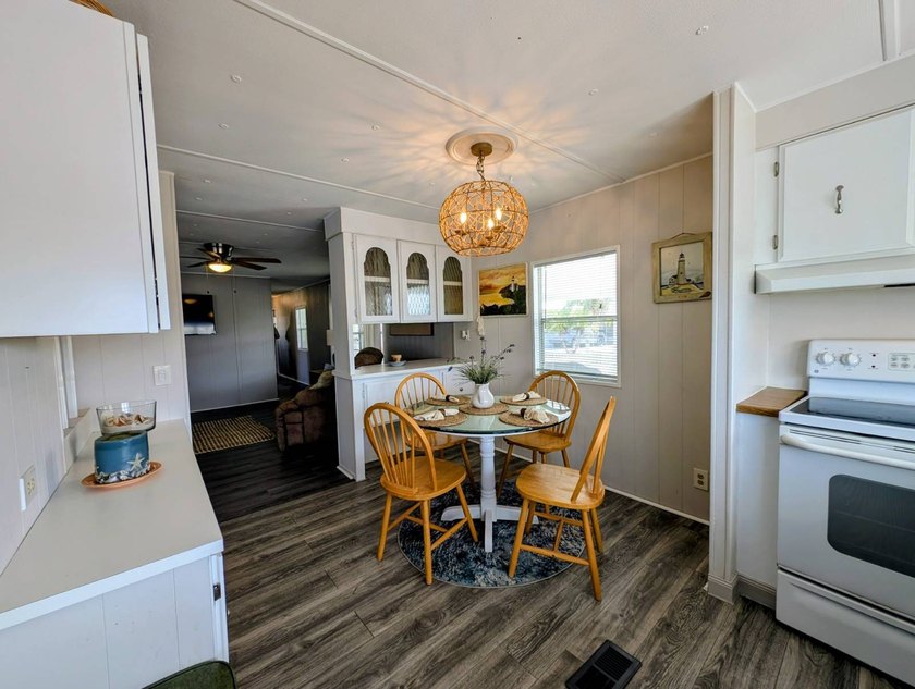 Welcome to your worry-free Florida retreat! This beautifully - photo 10