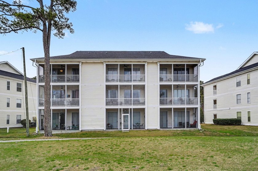 Enjoy comfortable coastal living in this charming two-bedroom - photo 24
