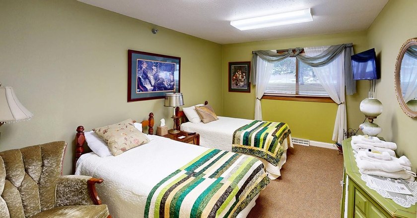 OPEN HOUSE: Click link for 3D Virtual Tour. Retreat To Renowned - photo 32